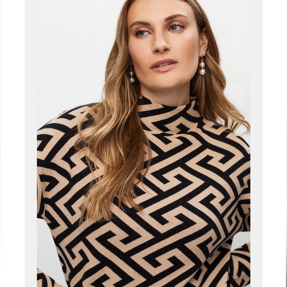 Geometric Patterned Sweater - Picture 2 of 11